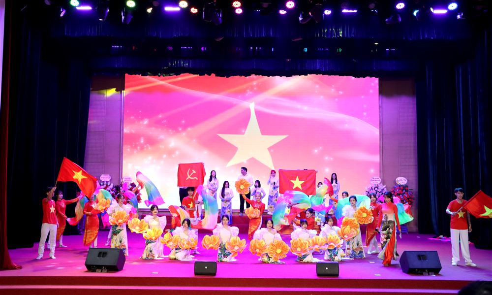 Lễ Khai giảng Trường Cao đẳng Y Hà Nội năm học 2022 - 2023 và Kỷ niệm 40 năm ngày Nhà giáo Việt Nam.