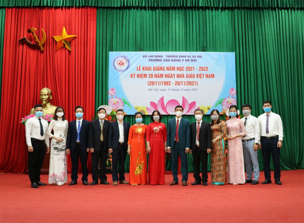  Khai giảng năm học 2021 -  2022 Chào mừng kỷ niệm 39 năm Ngày Nhà giáo Việt Nam 20/11/1982 - 20/11/2021