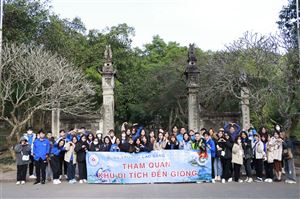 Trường Cao đẳng Y Hà Nội tổ chức chương trình tham quan quần thể khu di tích đền Gióng
