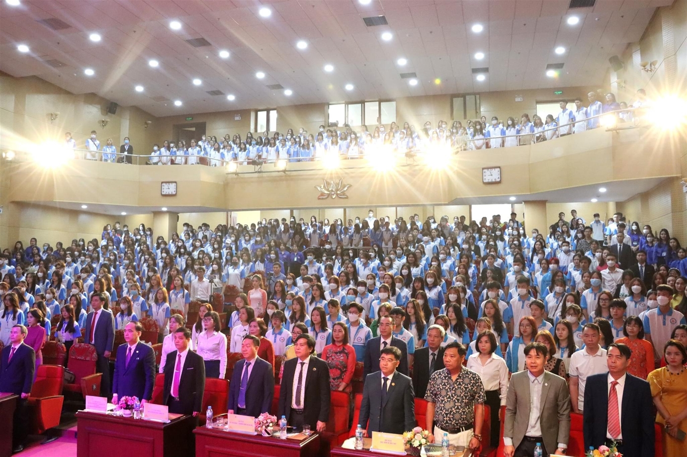 Lễ Khai giảng Trường Cao đẳng Y Hà Nội năm học 2022 - 2023 và Kỷ niệm 40  năm ngày Nhà giáo Việt Nam. - Trường Cao đẳng Y Hà Nội- Mã trường CDD 0122