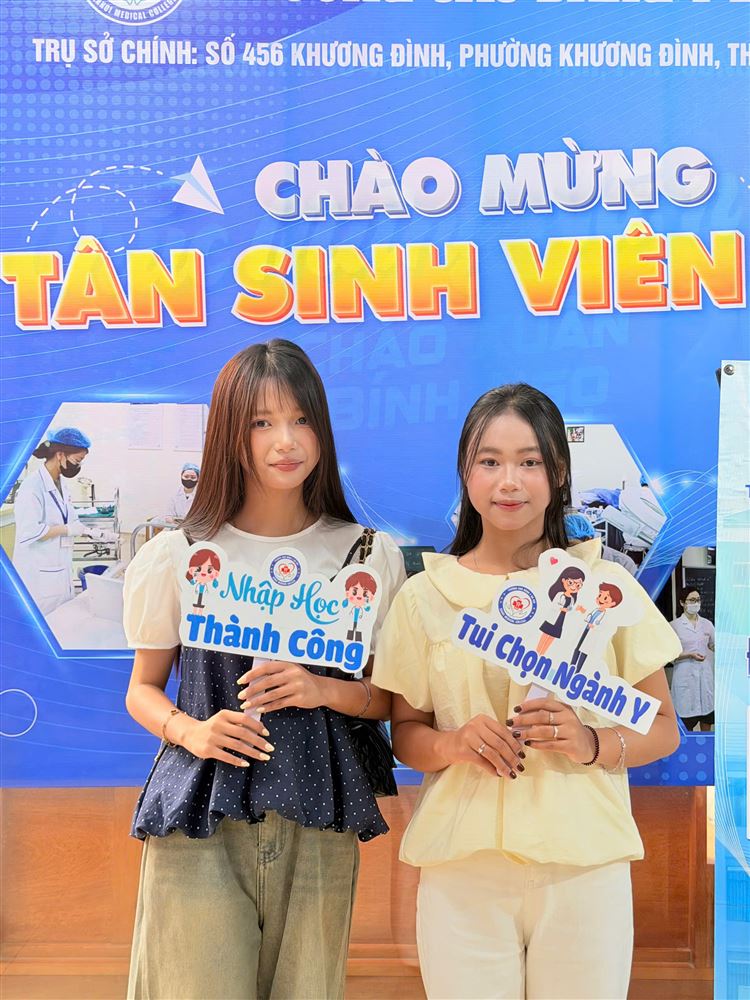  Chào đón Tân sinh viên K26 trong ngày nhập học đợt 1 tại Trụ sở đào tạo chính trường Cao đẳng Y Hà Nội